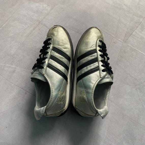adidas gazelle silver green womens Adidas Samba OG 'Silver Metallic Cracked Leather' (W) – The Attic