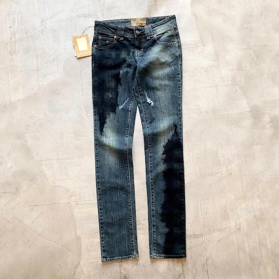 00s John Galliano archive デニム y2k グランジ John Galliano Distressed Logo Jeans - Y2K Painted Denim, Size 26