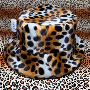 Leopard Bucket Hat, Animal Print Cheetah Retro Vintage