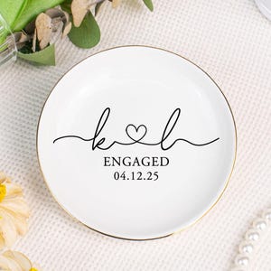 Engagement Gifts, Wedding Ring Dish, Personalized Ring Dish, Gifts for Couple, Gifts for Her, Gift for Bride, Best Friend, Ring Holder Dish