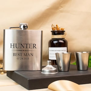 Flask, Flask Set, Personalized Flask with Cups Set, Custom Best Man Gift, Groomsmen Gifts, Wedding Gifts, Bachelor Party Favor, Gift for Dad
