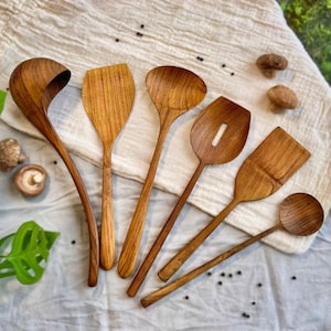 Teak Wood Cooking Utensil Set: 6-Piece Spoons & Spatulas