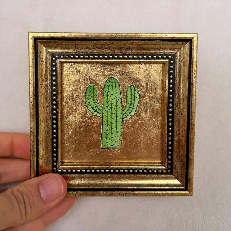 Petit cactus en peinture, mini cadre d'art, petite peinture originale, 4 x 4 pouces cadre doré, décoration murale mignon désert, petit art fait main image 4