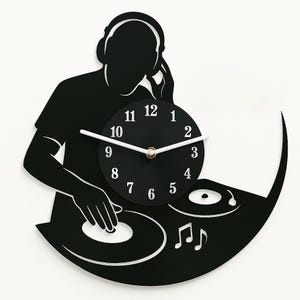 DJ Vinyl Record Clock – Turntable Wall Art – Upcycled Gift for DJs and Music Producers