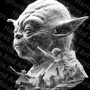 Puede incluir: Obra de arte en blanco y negro que presenta a Yoda de Star Wars. La imagen muestra un retrato detallado del rostro de Yoda, con un paisaje de Yoda y otros personajes empuñando sables de luz. El fondo es negro con el texto "Harris Sculptures And Art".