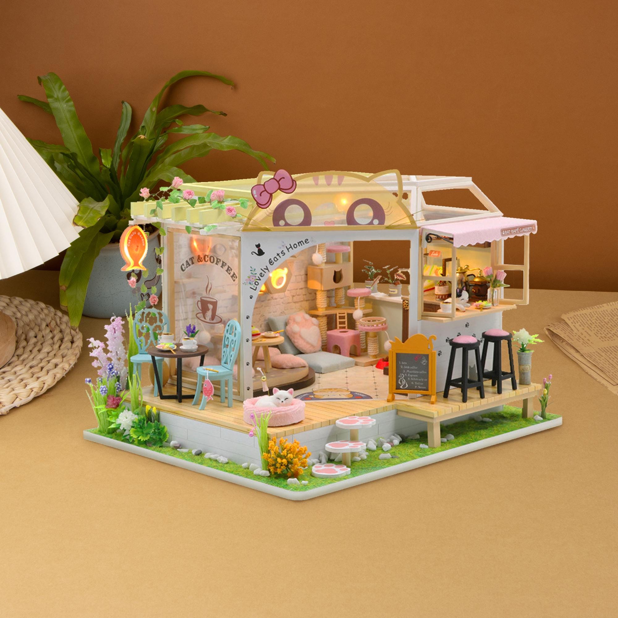 Kit Casa Delle Bambole Cat Cafè In Miniatura 1:24 Con Luci LED - Fai Da Te, Regalo Creativo Per Adolescenti