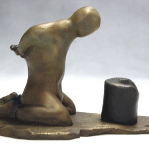 Bronze sculpture bronze model bronze statue execution bronze cast bronze crafted sculpture office sculpture head hunter sculpture
