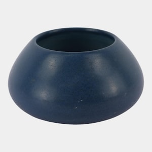Marblehead Vintage Arts and Crafts Pottery Mottled Matte Blue Bowl Shape 9