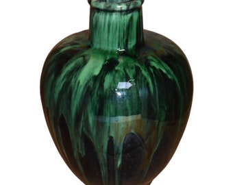 Peters and Reed Shadow Ware Arts And Crafts Pottery Green Drip Black Vase 780