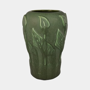 Hampshire Early 1900s Vintage Art Pottery Matte Green Calla Lily Vase