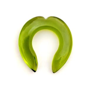 Peridotkwarts neusknijper septum slagtand tribal, spike hoorn spike handgemaakte lichaamssieraden edelsteen