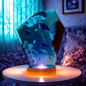 Taucher- und Ray-Harz-Lampe, handgemachtes Epoxy-Diorama-Nachtlicht, Wohnkultur mit Ozean-Thema, Babyzimmerdekor, Geschenke für Kinder