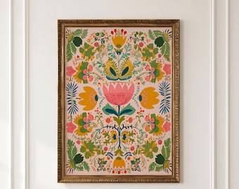 Peut inclure: Une impression d'art murale rectangulaire dans un cadre doré présentant un motif floral symétrique sur un fond rose clair. Le design comprend des fleurs et des feuilles stylisées dans des tons de jaune, vert foncé, rose et bleu sarcelle, disposées verticalement.