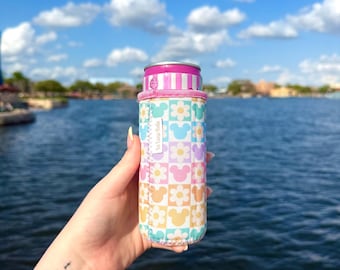 Funda para lata delgada con estampado floral de Mickey Mouse inspirada en Disney / Funda para lata delgada / Soporte para lata delgada / Funda para vaso personalizada / Funda para bebida energética / Disney