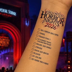 Puede incluir: Un tatuaje temporal con el texto Halloween Horror Nights 2026 en una fuente desgastada de color negro y rojo, seguido de una lista de verificación de las atracciones del evento, incluyendo Jack & Oddfellow, Sinners, Stranger Things 5 y Ozzy Osbourne.