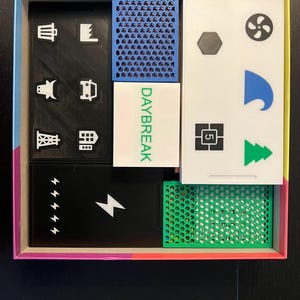 Inserto Daybreak – Almacenamiento 3D optimizado | Montaje rápido y transporte seguro | Organizador de juegos de mesa