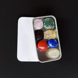Chakra crystals to go - pocket size chakra kit