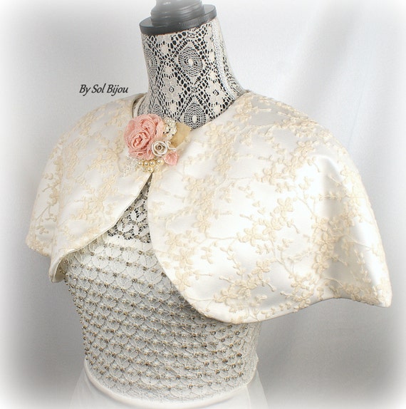 braut cape spitze elfenbein hochzeit cape braut cape mit blumenbrosche braut cape spitze elfenbein hochzeit cape braut cape mit blumenbrosche
