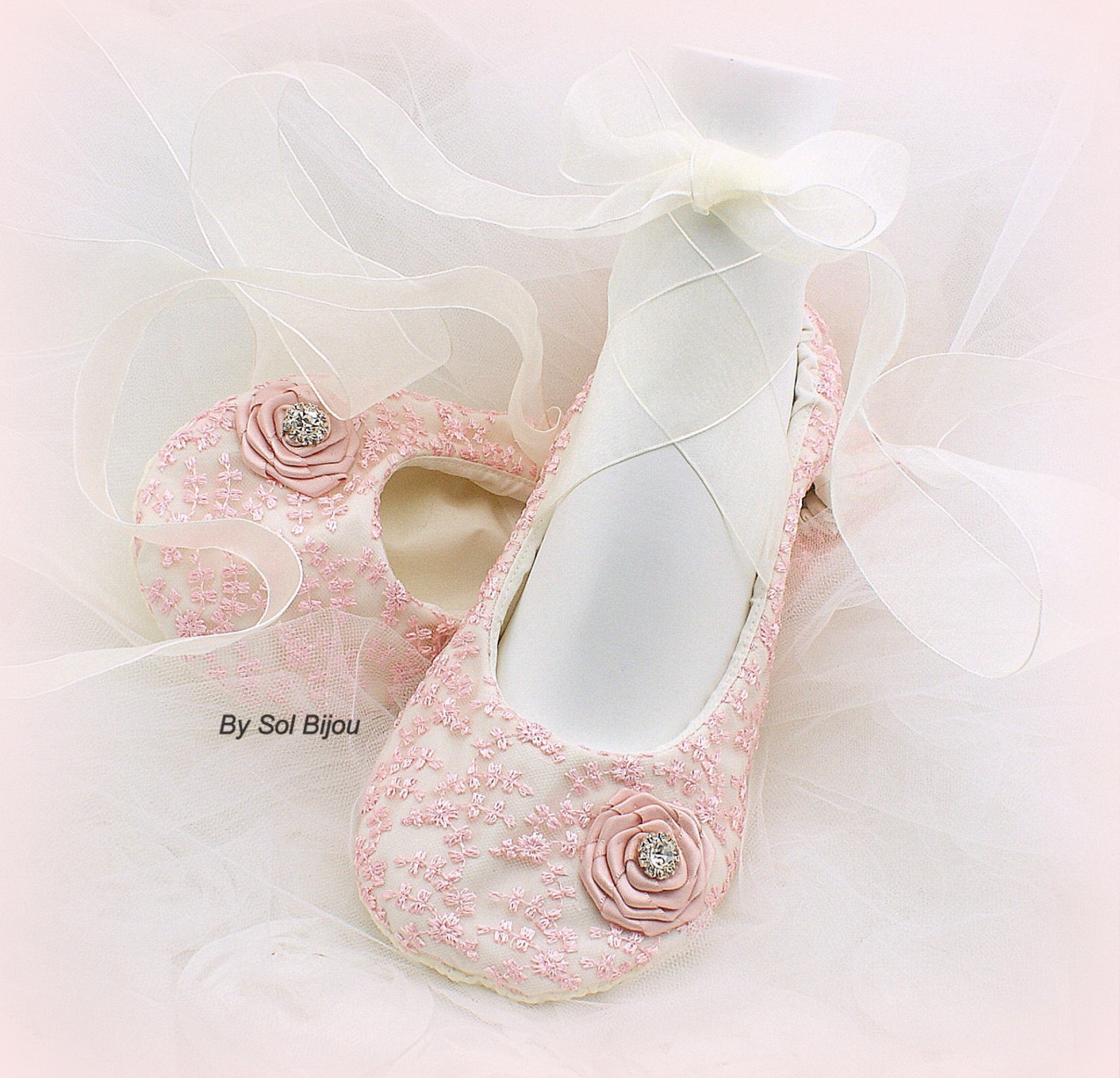 ballet flats, plum, purple, lilac, wedding flats, bridal shower, ballet slippers, reception, maid of honor, shoes, lace flats, v