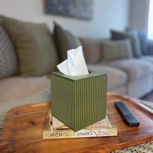 Ribbed Tissue Box in Green