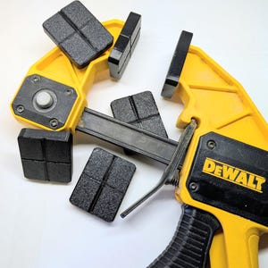 Replacement grip jaw pads for dewalt large 200 lb trigger/bar clamps (6 pack) u.s.a