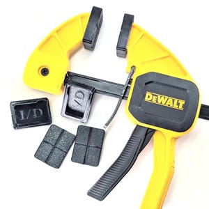 Replacement grip jaw pads for dewalt medium 100 lb trigger/bar clamps (6 pack) u.s.a