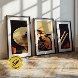 Drum Set Wall Art Vol. III: Trommel, Becken und Stöcke - Ein Trio aus musikinspiriertem gedrucktem Dekor