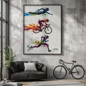 Triangle Aquarell Wandkunst - Triathlete Woman | Premium gedrucktes oder druckbares Poster
