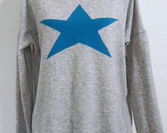 Vintage cashmere sweater with star, size M