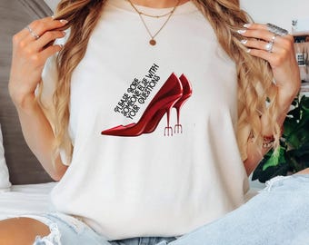 The Devil Wears Prada T Shirt Fashion Movie Graphic Tee for Film Lover Iconic Quote Shirt Gift Vintage Red Stiletto Fashion Illustration