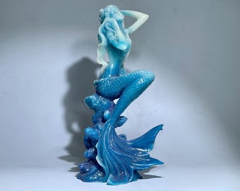 5.4" Crânio de sereia luminoso azul, Sereia esculpida à mão, Crânio de cristal de quartzo de resina, Cura de cristal, Presente de cristal, Decoração de casa/pc