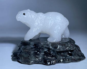 Clear Quartz Carved Polar Bear Sculpture – Natural Crystal Stone Decor