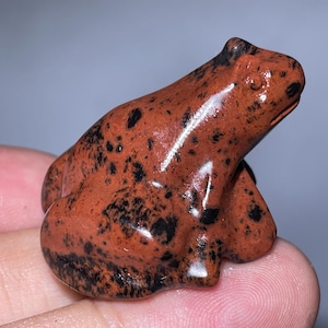 Red Obsidian Quartz Frog Skull: Hand Carved Crystal Carving (1.5&#39;&#39;)
