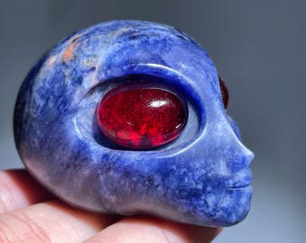 Handmade Sodalite Alien Skull: Crystal Healing Gift (2.3")