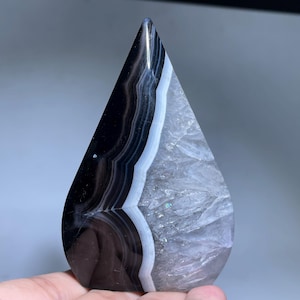 Natural agate Flame,Handmade Flame,Quartz crystal flame,Crystal Gifts,Crystal specimen,Home Decoration,Crystal Healing 1pc