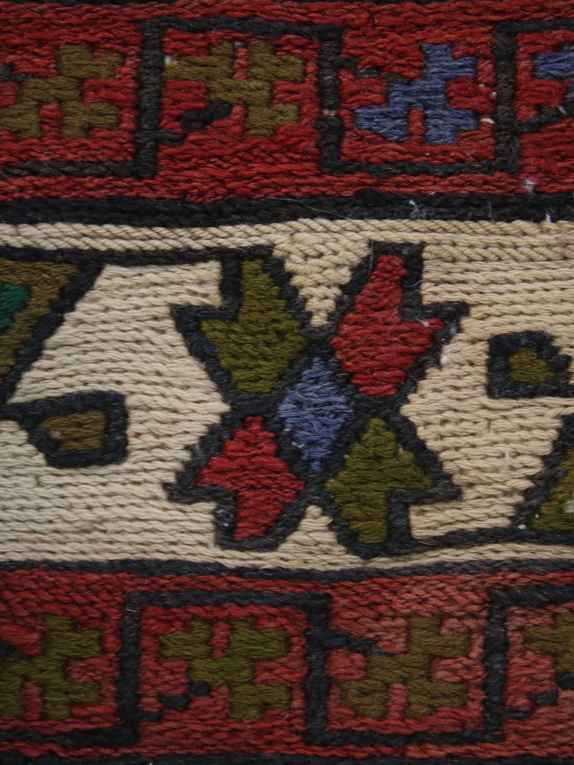 手作りトルコウールの玄関マット：ヴィンテージ ウシャックラグ 1.8 x