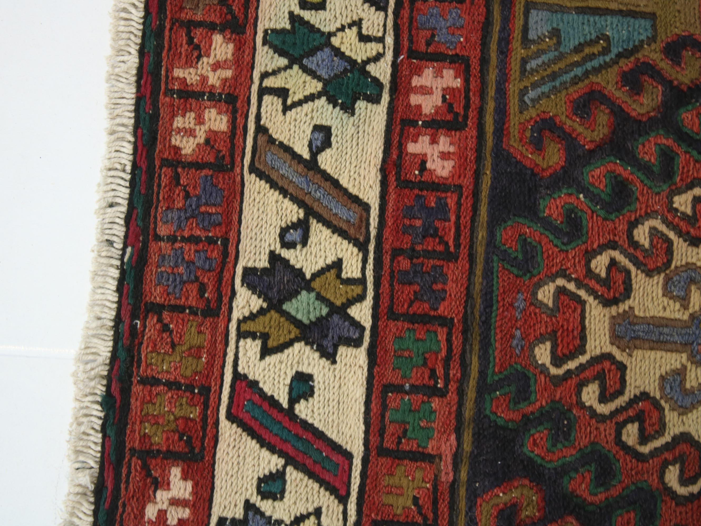 手作りトルコウールの玄関マット：ヴィンテージ ウシャックラグ 1.8 x