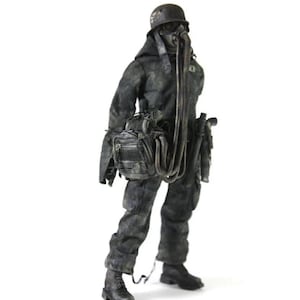 Ashley Wood WWR Nom 27 Action Figure – 12" Robot Collectible