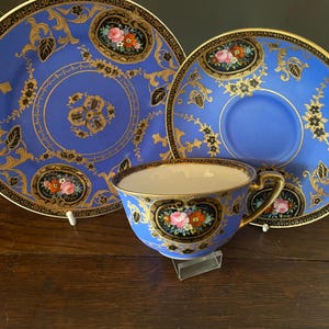 Eine wunderschöne Porzellan Noritake Blau Trio.