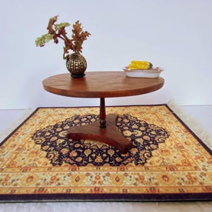 Ovalt matbord och stor matta i dockskåp 1:12 - Vintage