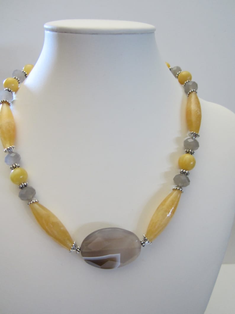 Fall Necklace Resort jewelry Barn Wedding,Handcraft Jewelry Artisan Jewelry,Country Wedding,Winter Yellow Calcite with Agate focal point