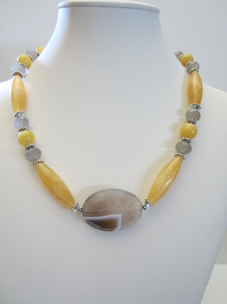 Fall Necklace Resort jewelry Barn Wedding,Handcraft Jewelry Artisan Jewelry,Country Wedding,Winter Yellow Calcite with Agate focal point