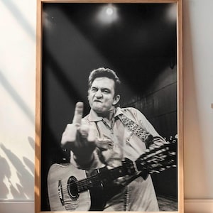Johnny Cash middelvinger poster - iconische San Quentin-foto, DIGITAL Outlaw Country Wall Art, rock-&#39;n-roll-print, decor muzieklegende