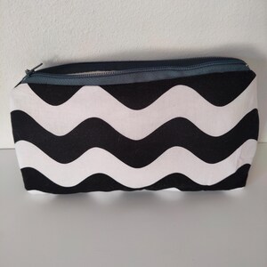 Bolsa de maquiagem ondulada, porta-moedas de tecido ondulado, porta-óculos com zíper, capa de celular com zíper, porte monnaie ondulada, bolsa preta e branca, bolsa moderna