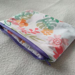 Borsa floreale fatta a mano per ragazze, borsa estiva, piccola borsa in stile floreale, borsa per il trucco piatta, beauty case con motivo floreale, borsa da viaggio per ragazze