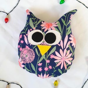 Floral owl pillow, big eyes owl cushion, Forest animal gift, flowery pillow owl, stuffed bird plushie, bird stuffy, soft textile owl figure