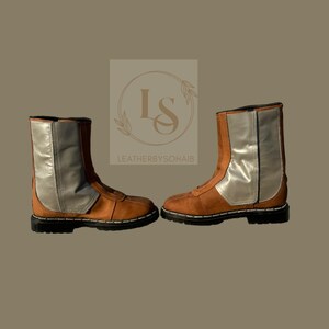 Stivali da cosplay mandaloriani da uomo / Scarpe mandaloriane / Stivali da cosplay in pelle marrone anticata / Scarpe con cerniera fatte a mano immagine 2