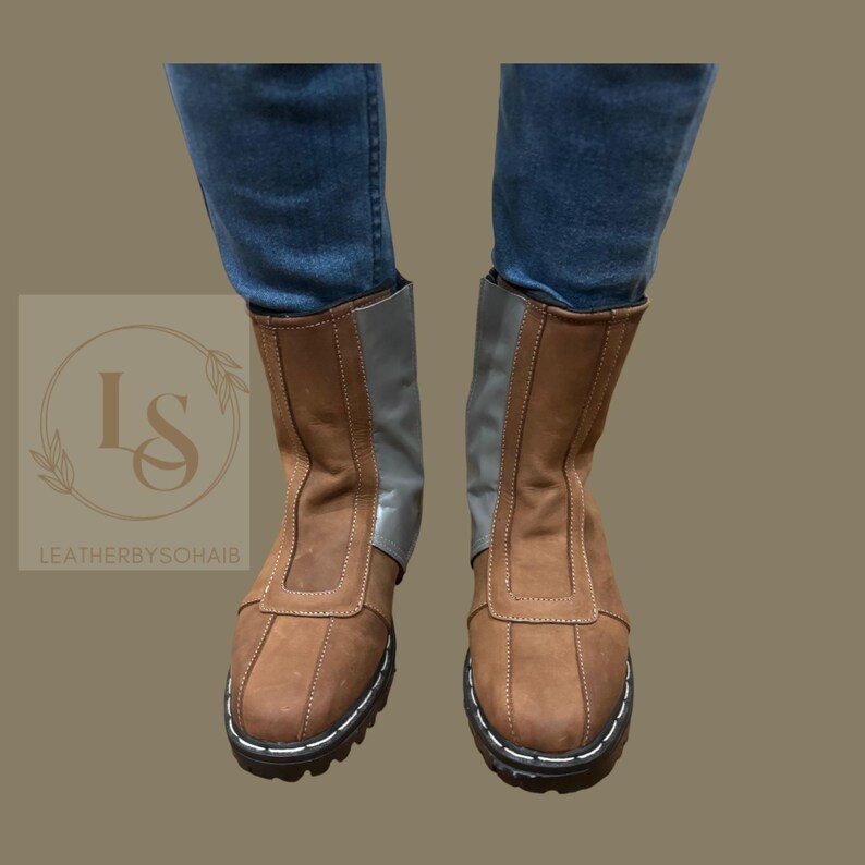 Stivali da cosplay mandaloriani da uomo / Scarpe mandaloriane / Stivali da cosplay in pelle marrone anticata / Scarpe con cerniera fatte a mano immagine 9