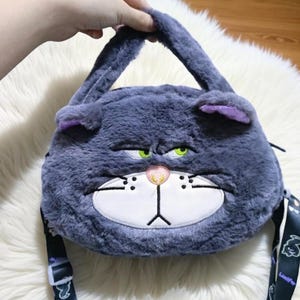 Realistic Cat Plush Bag, Cute Cat Plush Shoulder Bag, Soft Messenger Handbag for Girls, Cartoon Inspired Plush Toy Gift, Kawaii Style Purse