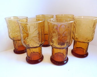 Vintage daisy drinking glasses honey color